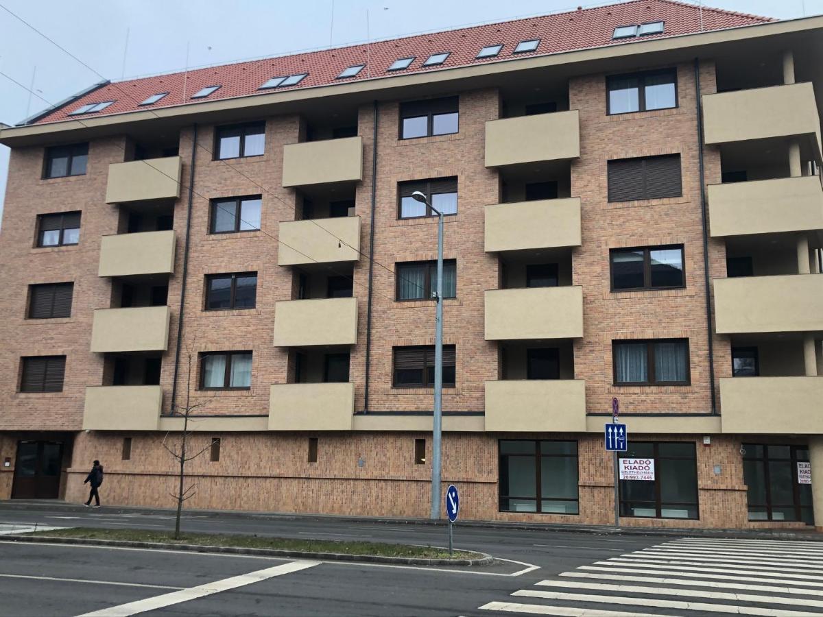 Diamond Apartman ديبريتْسين المظهر الخارجي الصورة